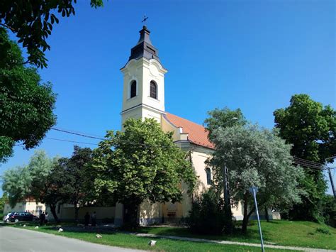 Oroszlány, Komárom